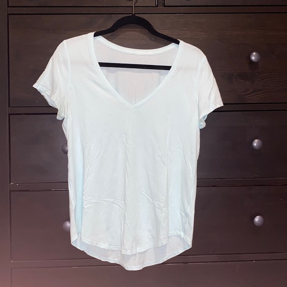 LuluLemon Love V-Neck T-Shirt Size 8 - Picture 1 of 2